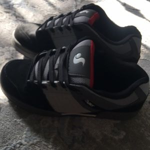 Dvs skater shoes